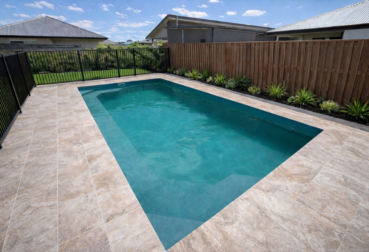 Diamond fibreglass pool, photo 2 of 3